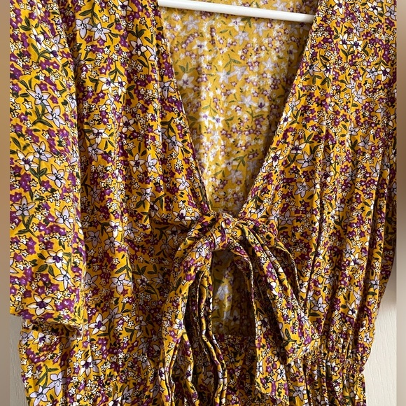 2/$20 Flowery tie-front dress - Picture 3 of 3